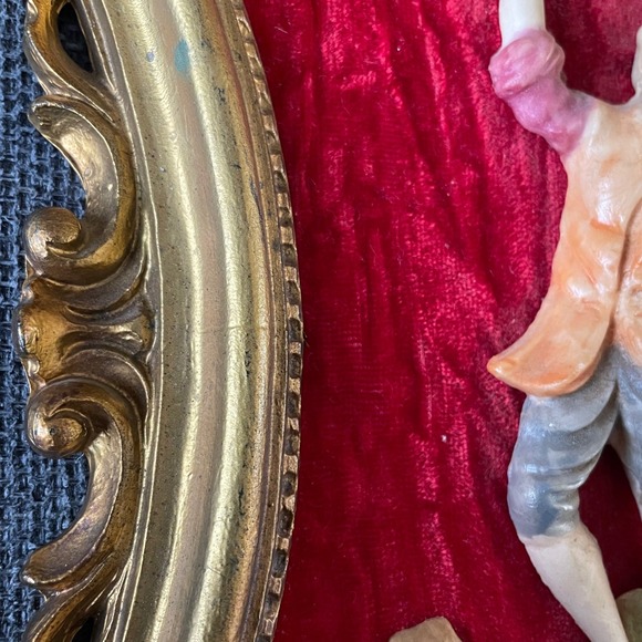 Vintage Italian Wall Plaques Romantic Couple Red Velvet Gold Frame Empire Art - Picture 5 of 12